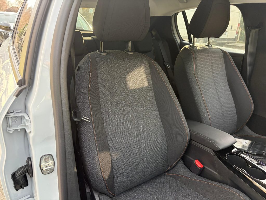 PEUGEOT 208 Hybrid 110 e-DCS6 Style - 9