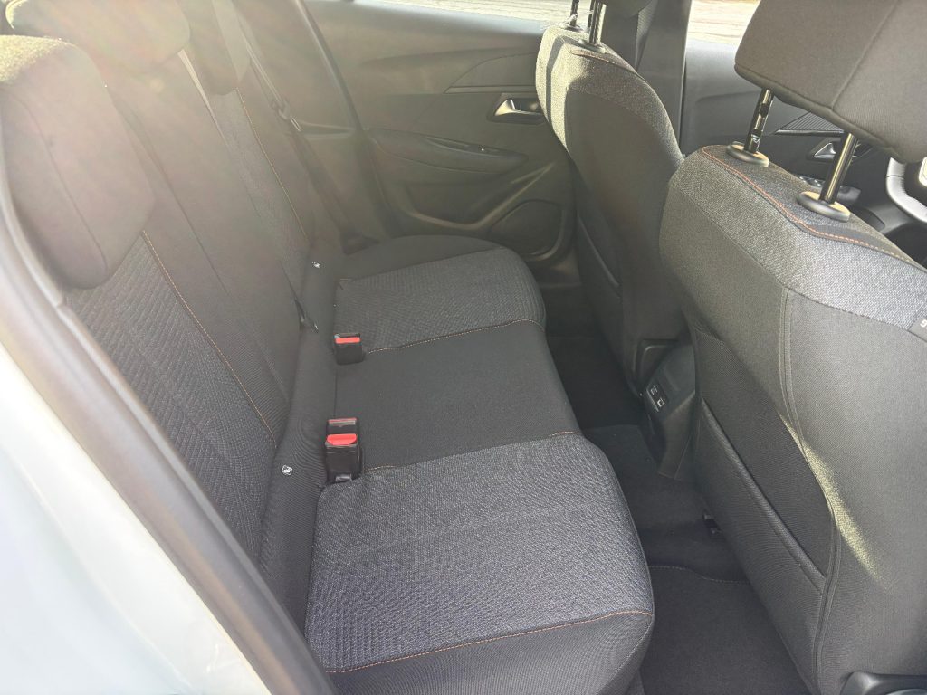 PEUGEOT 208 Hybrid 110 e-DCS6 Style - 11