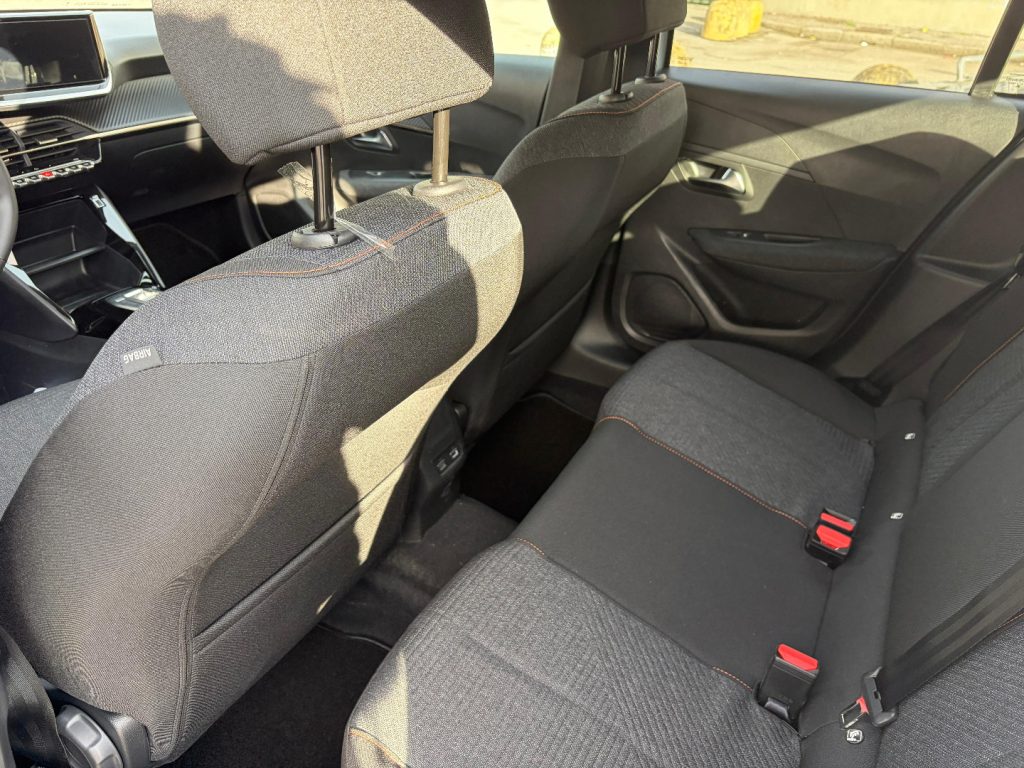 PEUGEOT 208 Hybrid 110 e-DCS6 Style - 16