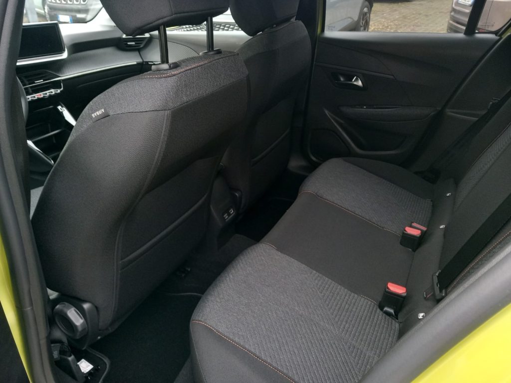 PEUGEOT 208 Hybrid 110 e-DCS6 Business - 14