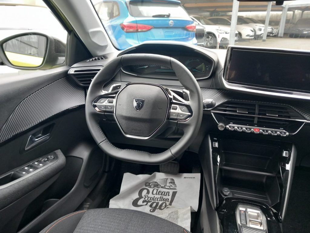 PEUGEOT 208 Hybrid 110 e-DCS6 Business - 22