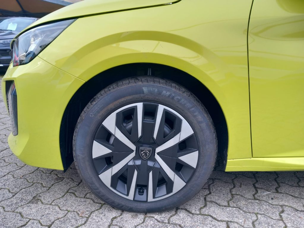 PEUGEOT 208 Hybrid 110 e-DCS6 Business - 8