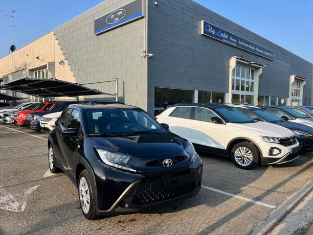 TOYOTA Aygo X Nero metallizzato