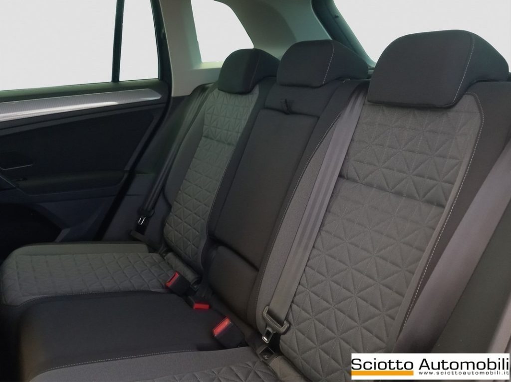 VOLKSWAGEN Tiguan 1.5 TSI ACT Life - 12