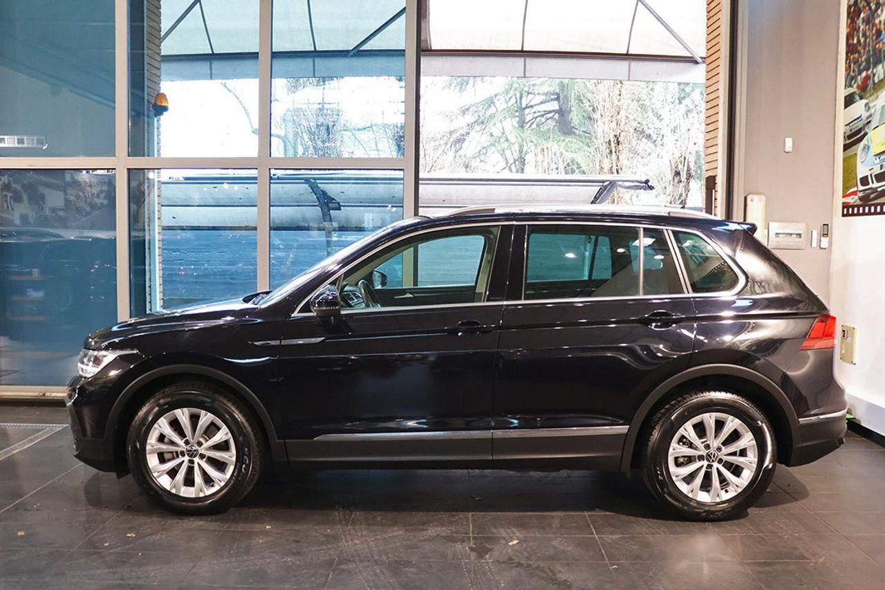 VOLKSWAGEN Tiguan 1.5 TSI ACT Life - 3
