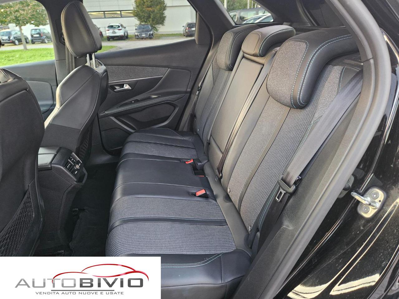 PEUGEOT 3008 BlueHDi 130 S&S EAT8 Allure Pack - 11