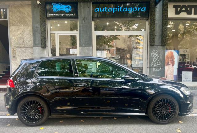 VOLKSWAGEN Golf Nero metallizzato