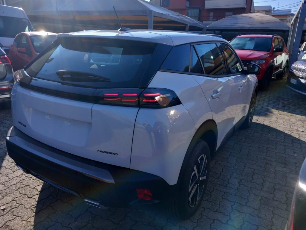 PEUGEOT 2008 Hybrid 145 e-DCS6 Style - 6