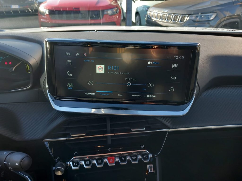 PEUGEOT 2008 Hybrid 145 e-DCS6 Style - 21