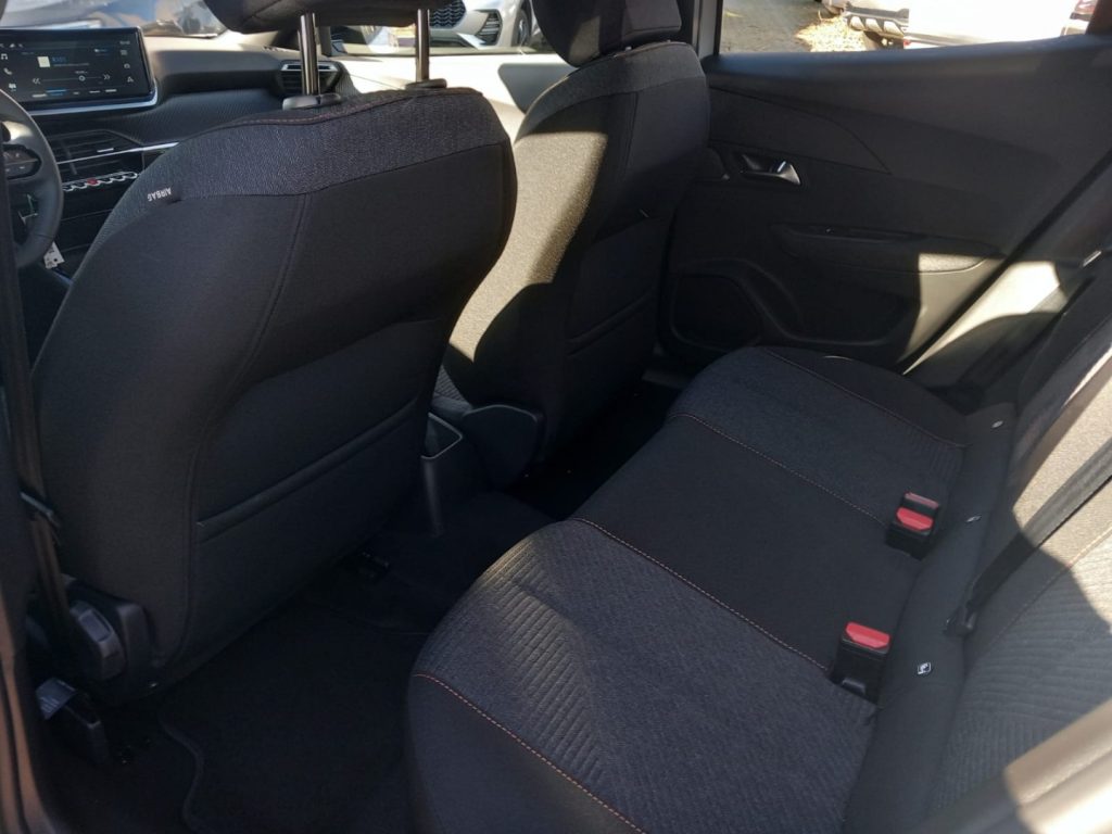 PEUGEOT 2008 Hybrid 145 e-DCS6 Style - 15