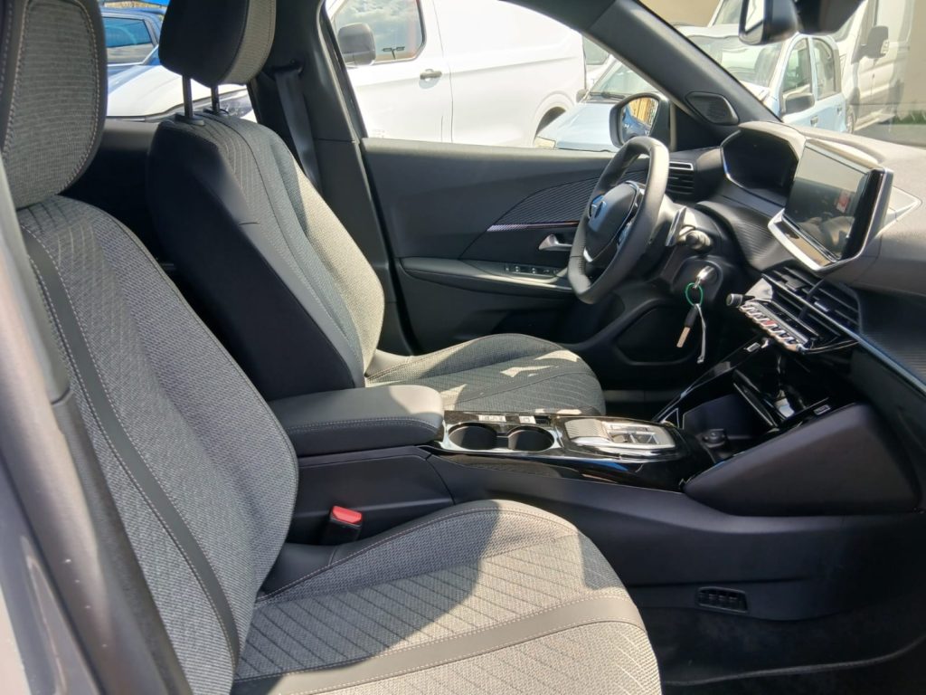 PEUGEOT 2008 Hybrid 145 e-DCS6 Allure+Kit riparazione - 16