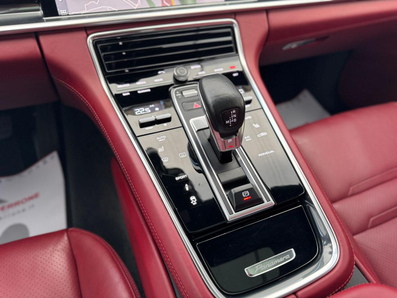 PORSCHE Panamera 3.0i 4 330cv (Tetto/PelleCartier/APP/Navi/Retro) - 23