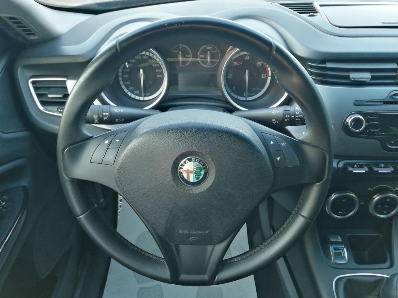 ALFA ROMEO Giulietta 1.6 JTDm-2 105 CV Distinctive - 8