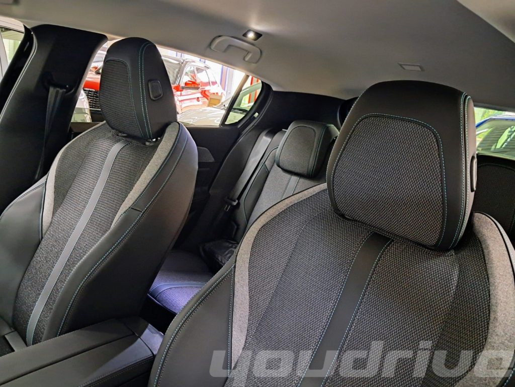 PEUGEOT 308 / PureTech Turbo 130 S&S EAT8 Allure KM0 - 19