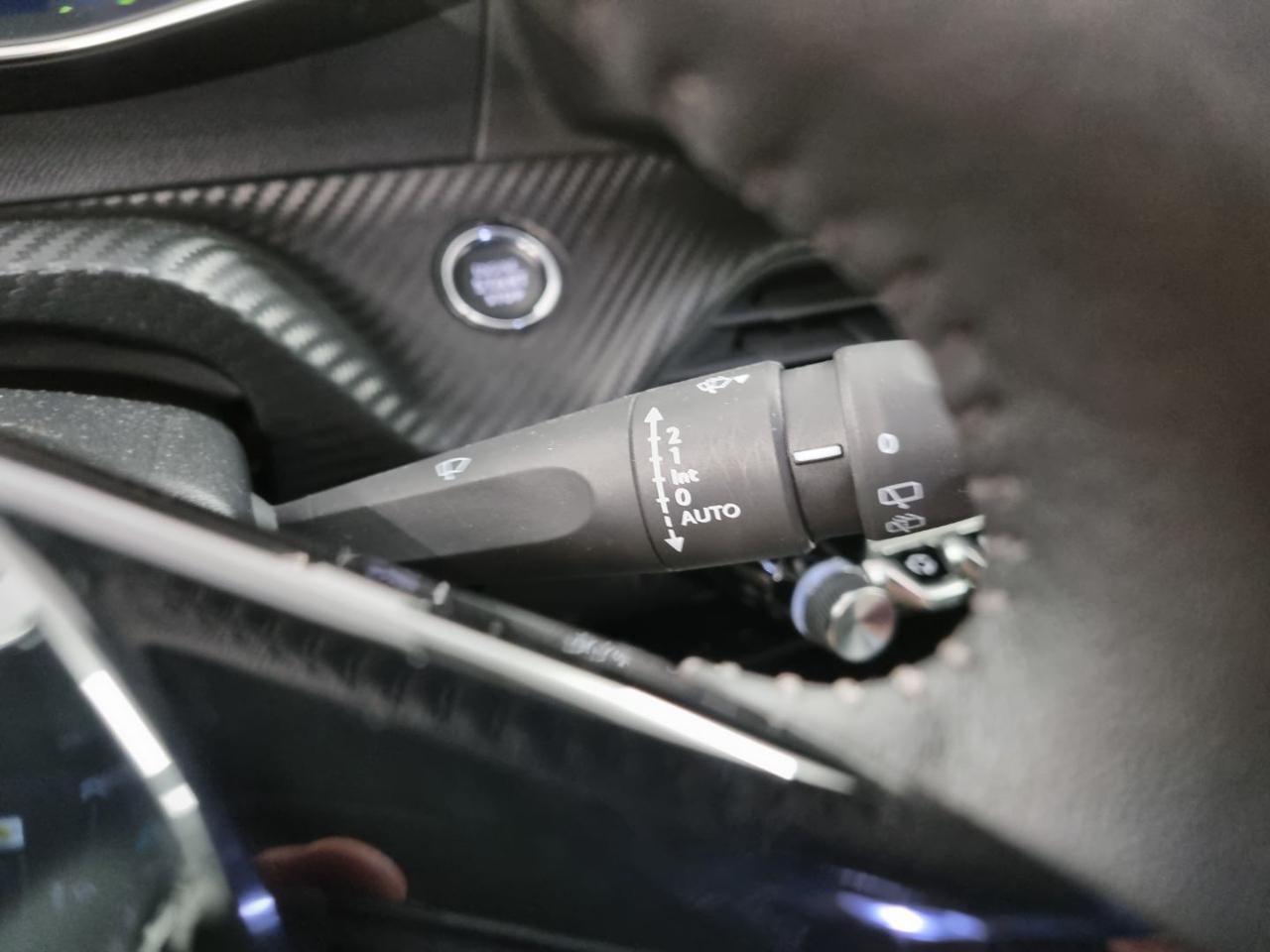 PEUGEOT 2008 motore elettrico 136 CV Allure - 20