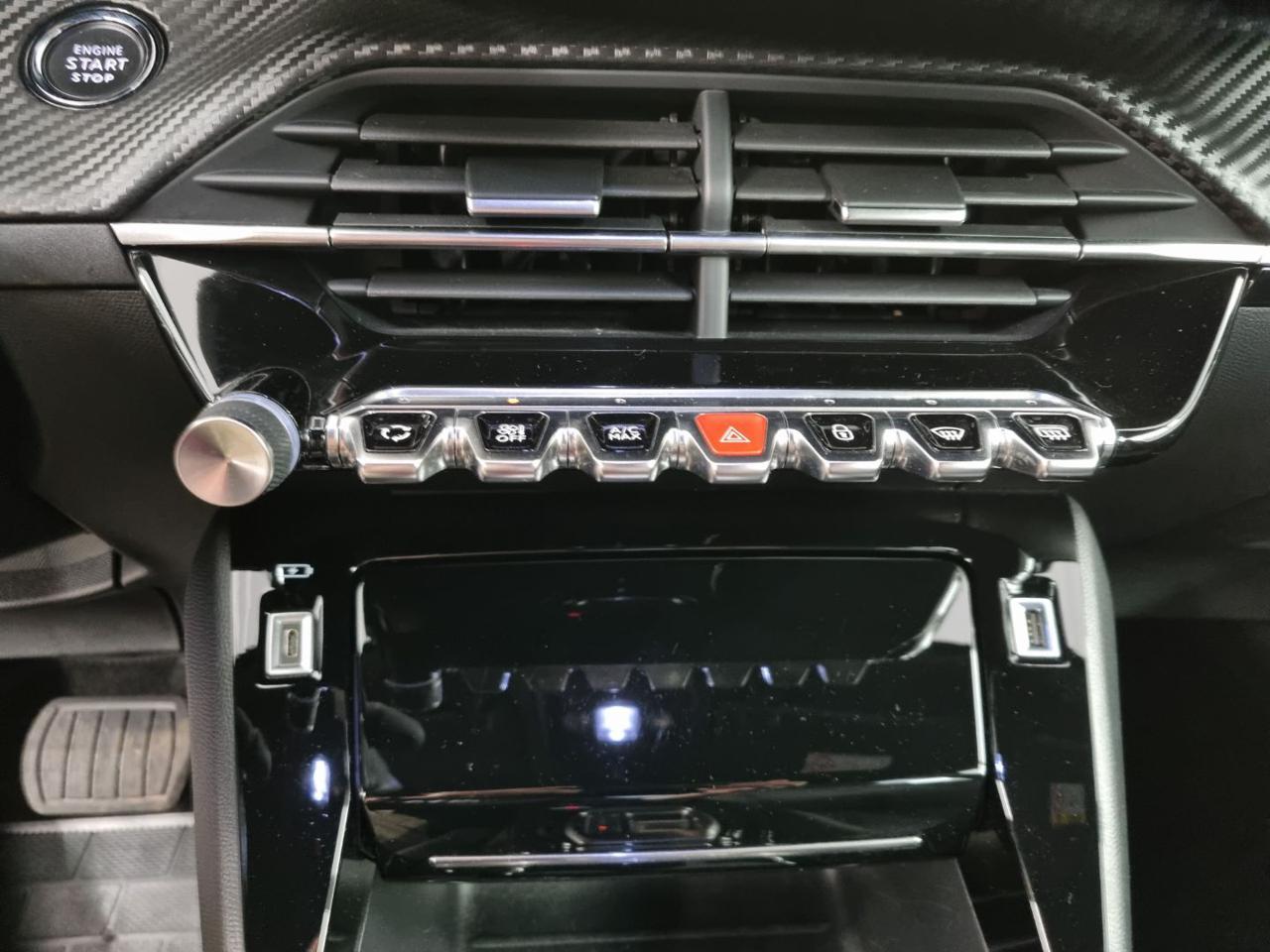 PEUGEOT 2008 motore elettrico 136 CV Allure - 13