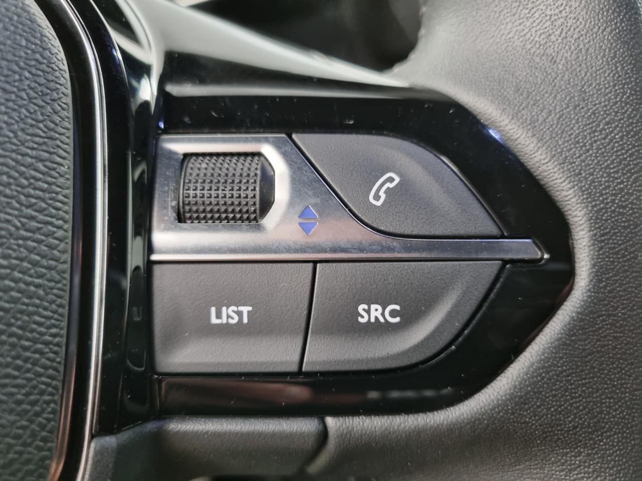 PEUGEOT 2008 motore elettrico 136 CV Allure - 22