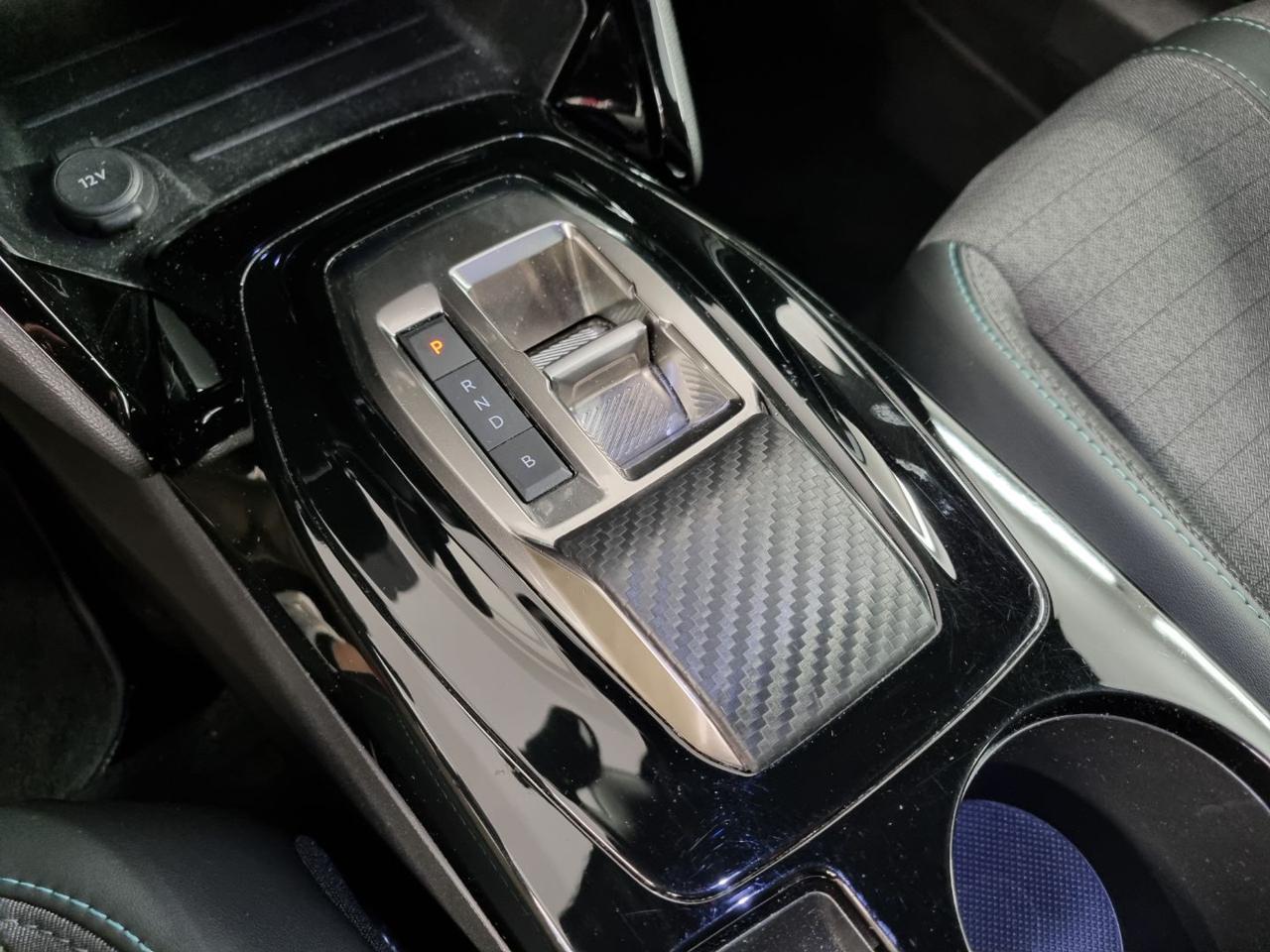 PEUGEOT 2008 motore elettrico 136 CV Allure - 12