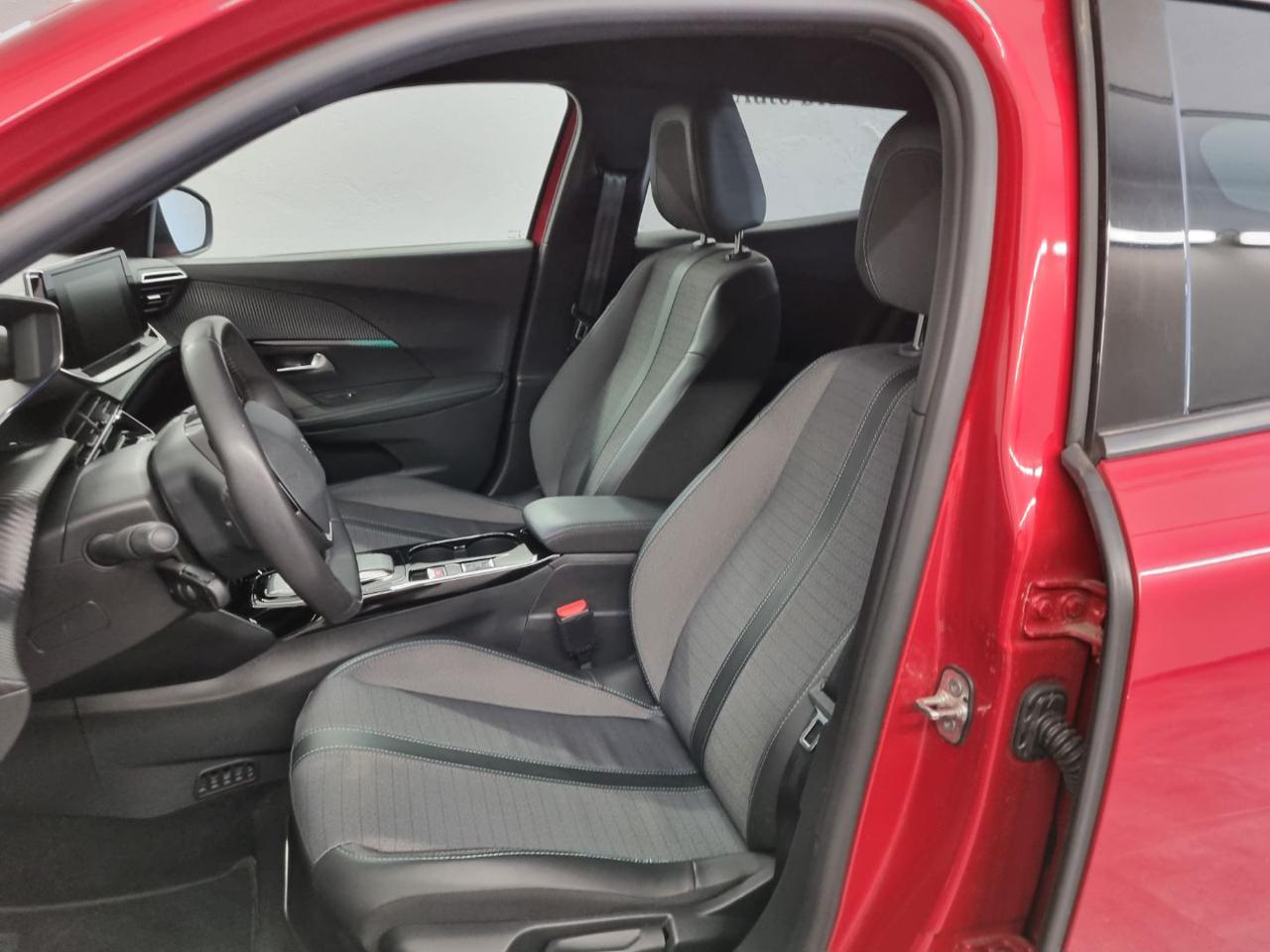 PEUGEOT 2008 motore elettrico 136 CV Allure - 33