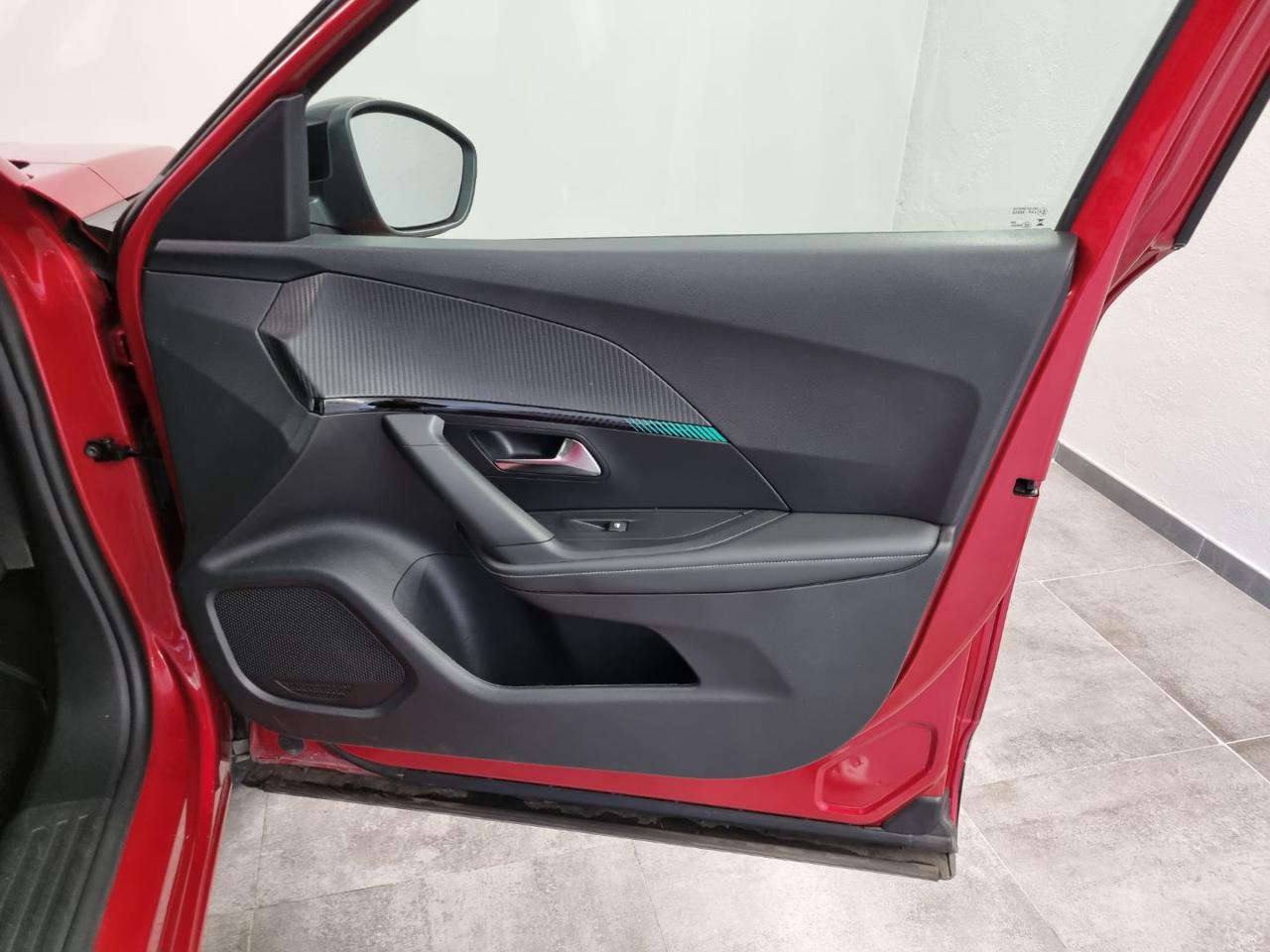 PEUGEOT 2008 motore elettrico 136 CV Allure - 28