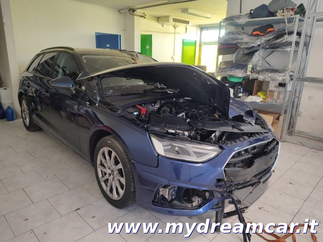 AUDI A4 Blu pastello