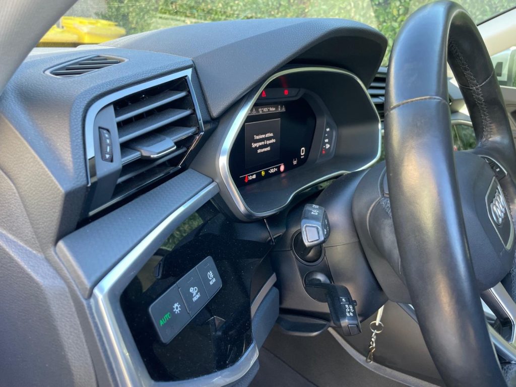 AUDI Q3 SPB 35 TDI quattro S tronic - 31