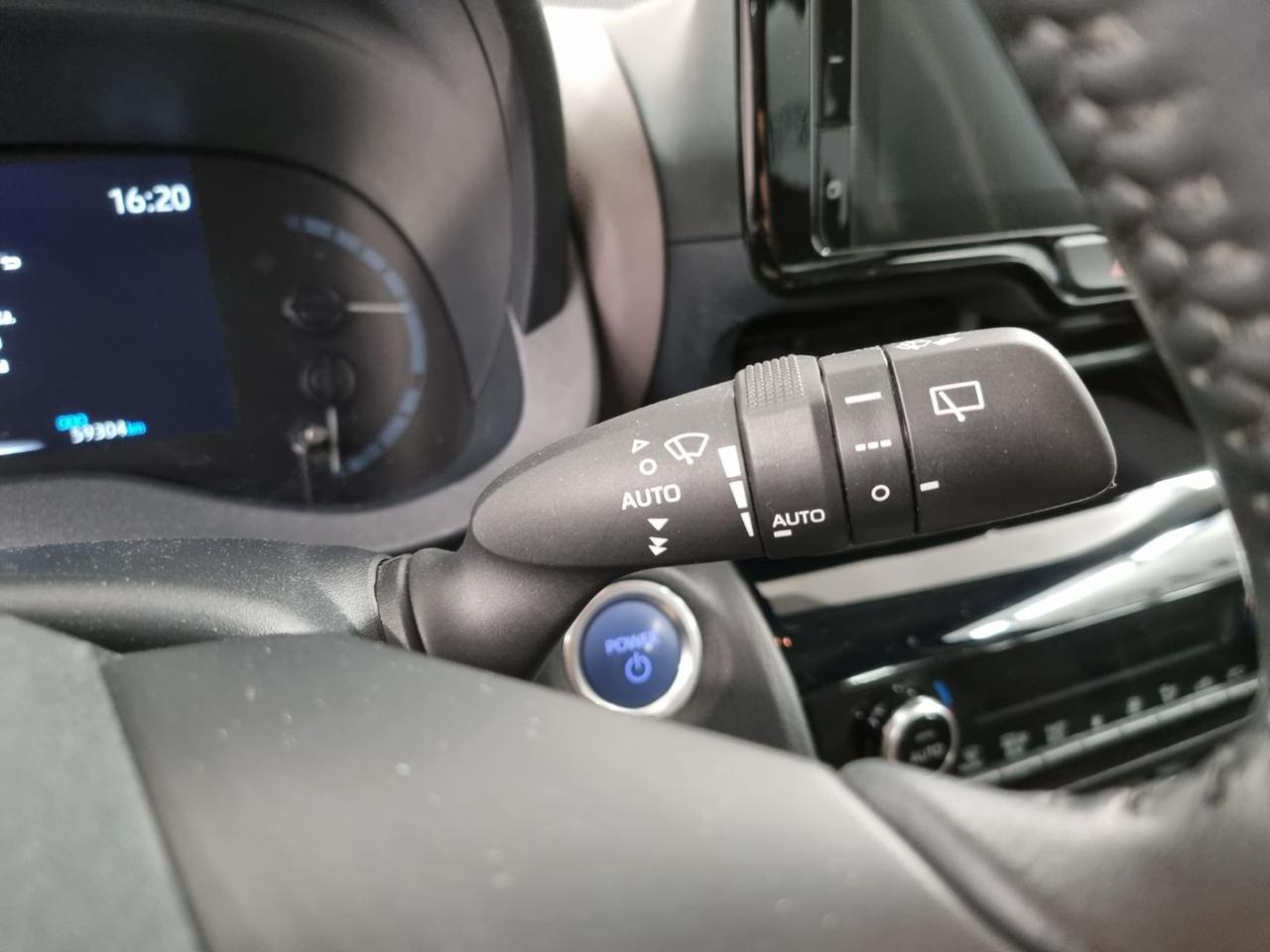 TOYOTA Yaris Cross 1.5 Hybrid 5p. E-CVT Lounge - 39