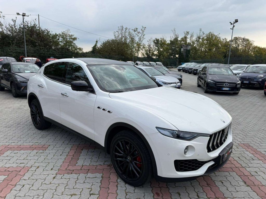 MASERATI Levante 3.0 Q4 V6 350cv auto IVA ESPOSTA - 3