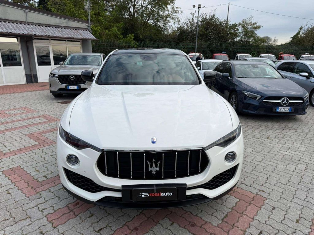 MASERATI Levante 3.0 Q4 V6 350cv auto IVA ESPOSTA - 2