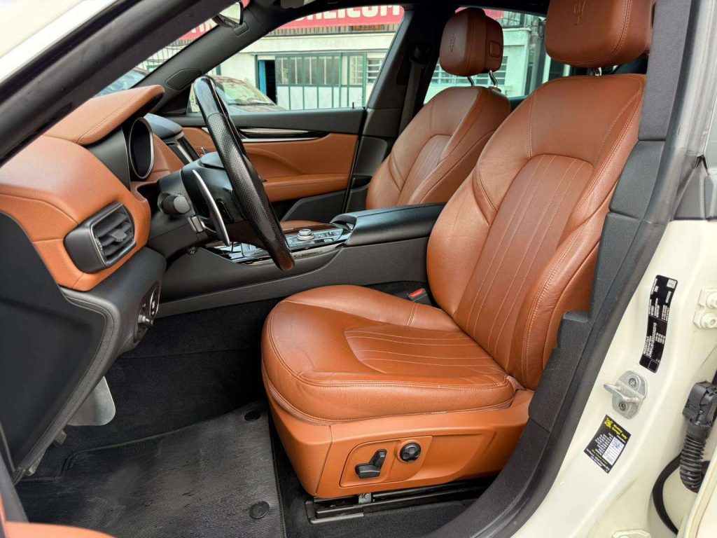 MASERATI Levante 3.0 Q4 V6 350cv auto IVA ESPOSTA - 8