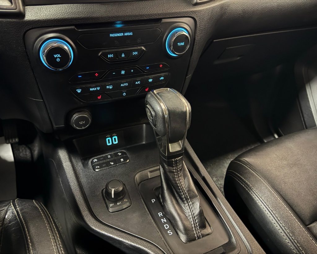 FORD Ranger 2.0 TDCi aut. DC Limited 5 posti - 13