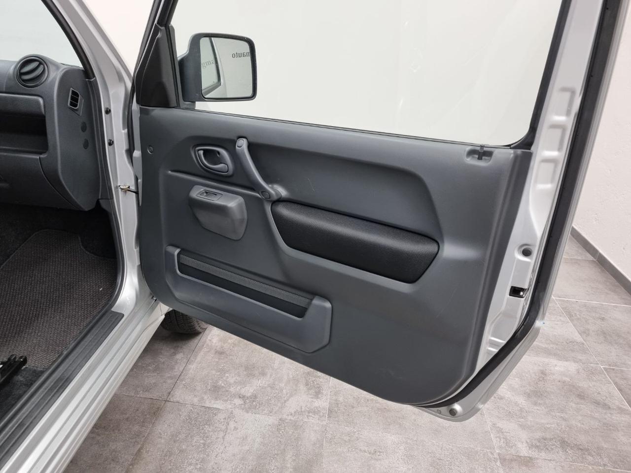 SUZUKI Jimny 1.3 4WD Evolution - 22