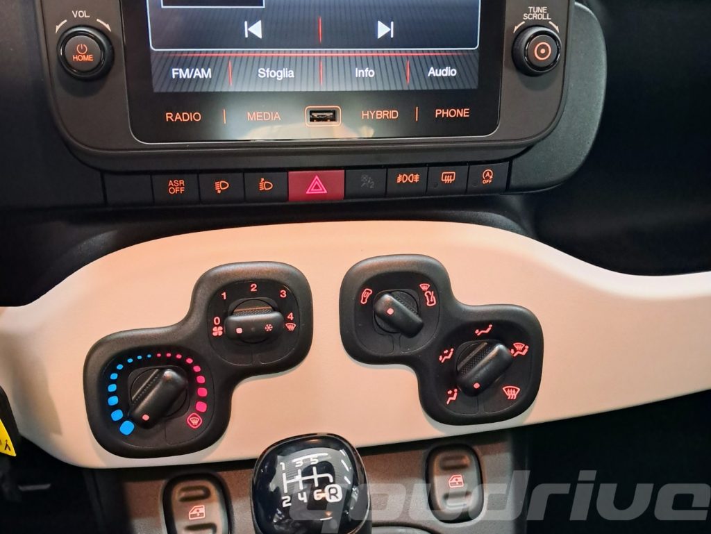 FIAT New Panda / 1.0 FireFly S&S Hybrid Pandina KM0 - 15