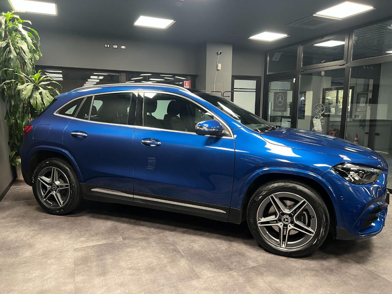 MERCEDES-BENZ GLA 250 e hybrid EQ AMG Line Premium PLUS - 3