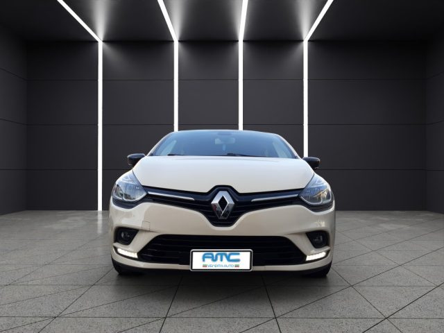 RENAULT Clio Beige pastello