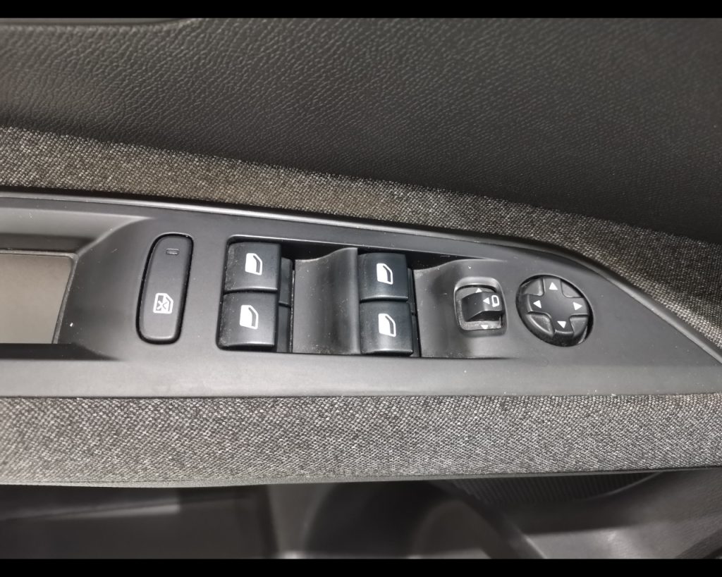 PEUGEOT 5008 BlueHDi 120 S&S EAT6 Business - 17