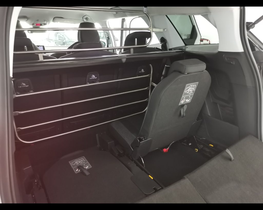 PEUGEOT 5008 BlueHDi 120 S&S EAT6 Business - 22