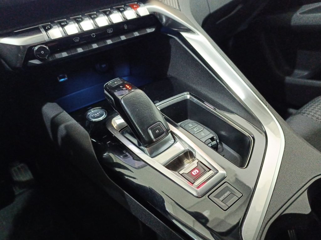 PEUGEOT 5008 1.6 BlueHDi 120 S&S EAT6 7 posti Business - 8