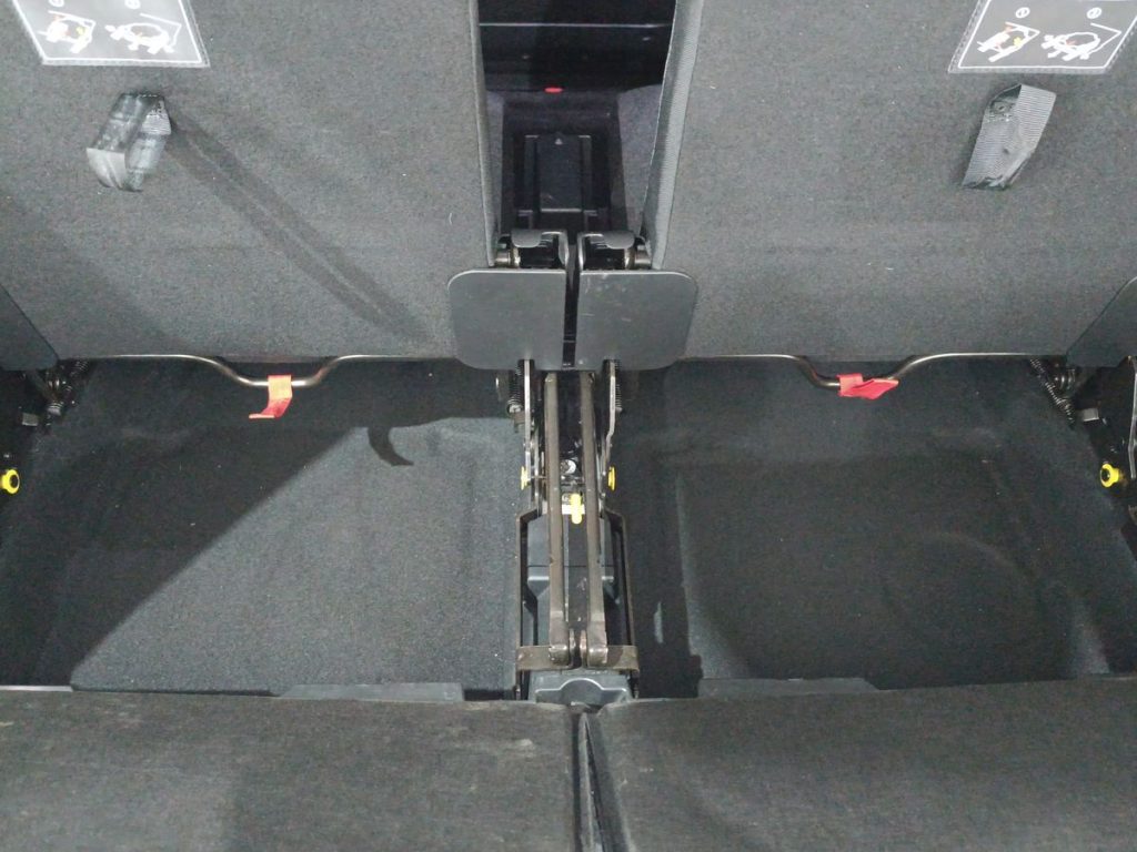 PEUGEOT 5008 1.6 BlueHDi 120 S&S EAT6 7 posti Business - 13