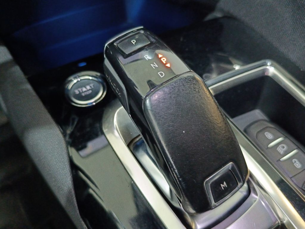 PEUGEOT 5008 1.6 BlueHDi 120 S&S EAT6 7 posti Business - 22