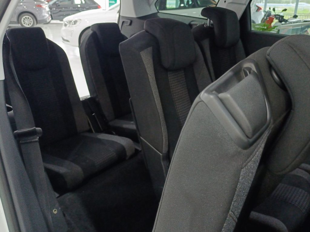 PEUGEOT 5008 1.6 BlueHDi 120 S&S EAT6 7 posti Business - 25