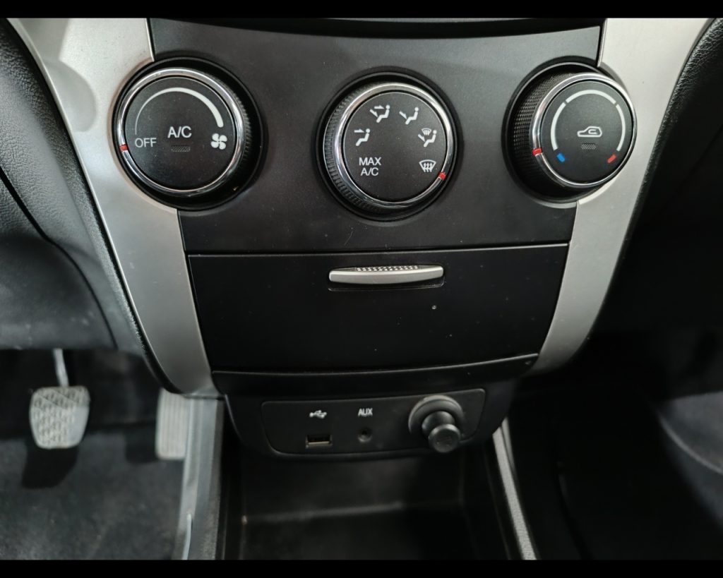 SSANGYONG Korando 2.0 e-XDi 175 CV 2WD MT C - 16