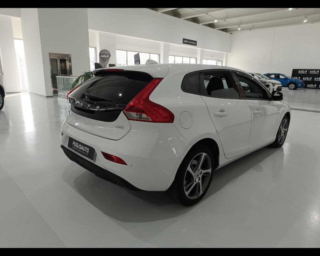 VOLVO V40 D2 Kinetic - 4