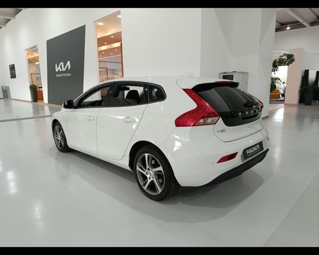 VOLVO V40 D2 Kinetic - 6