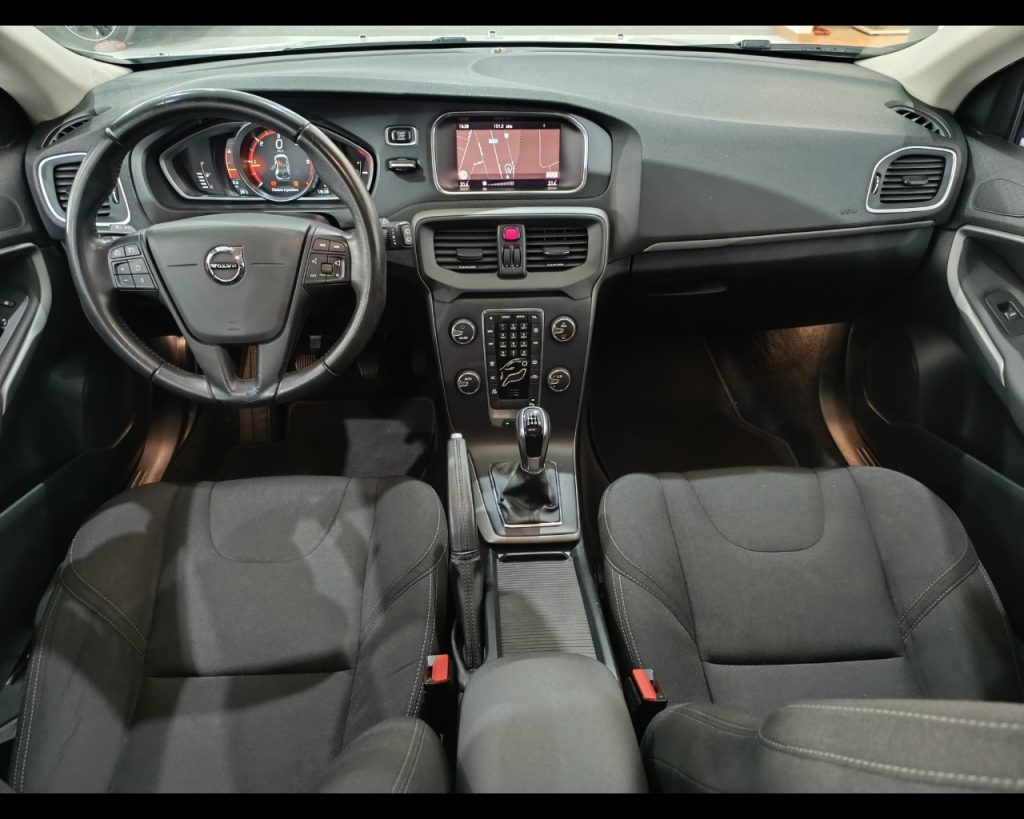 VOLVO V40 D2 Kinetic - 7
