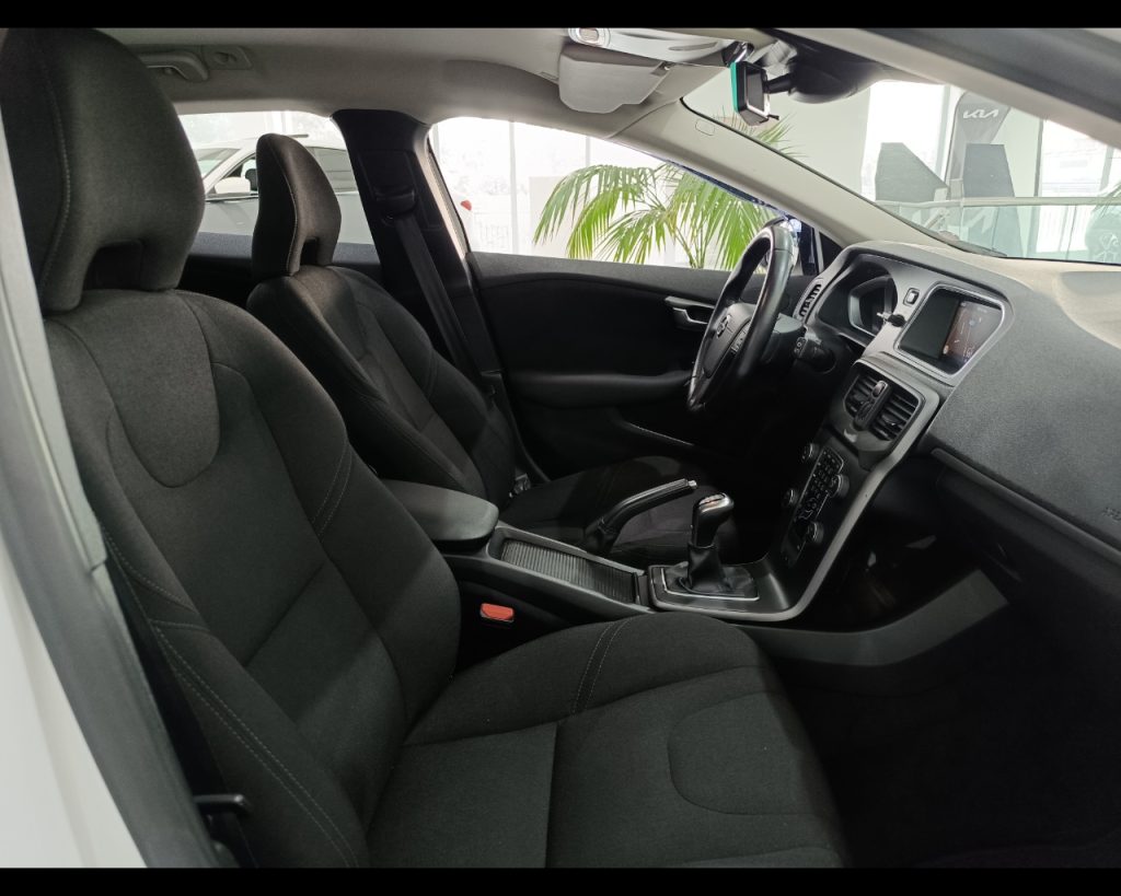 VOLVO V40 D2 Kinetic - 15