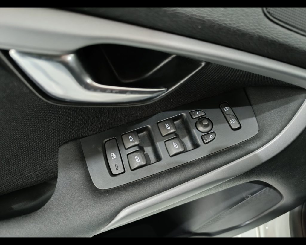 VOLVO V40 D2 Kinetic - 20