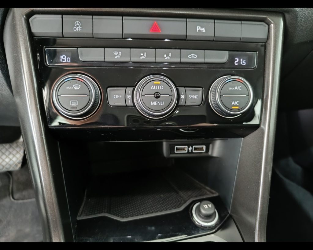 VOLKSWAGEN T-Roc 2.0 TDI SCR 150 CV DSG 4MOTION Style BlueMot. Tec - 17