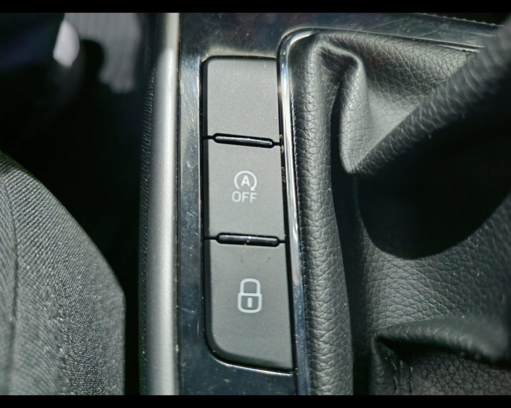 SKODA Fabia 1.0 MPI 80 CV Style - 21