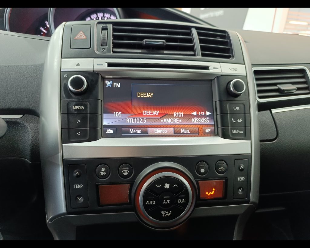 TOYOTA Verso 1.6 D-4D Style - 9